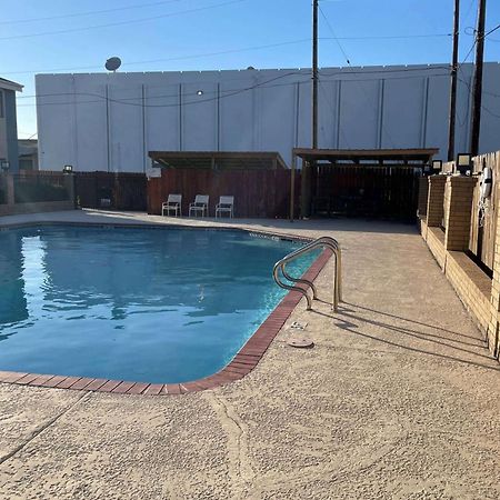 Days Inn & Suites By Wyndham Corpus Christi Central Экстерьер фото