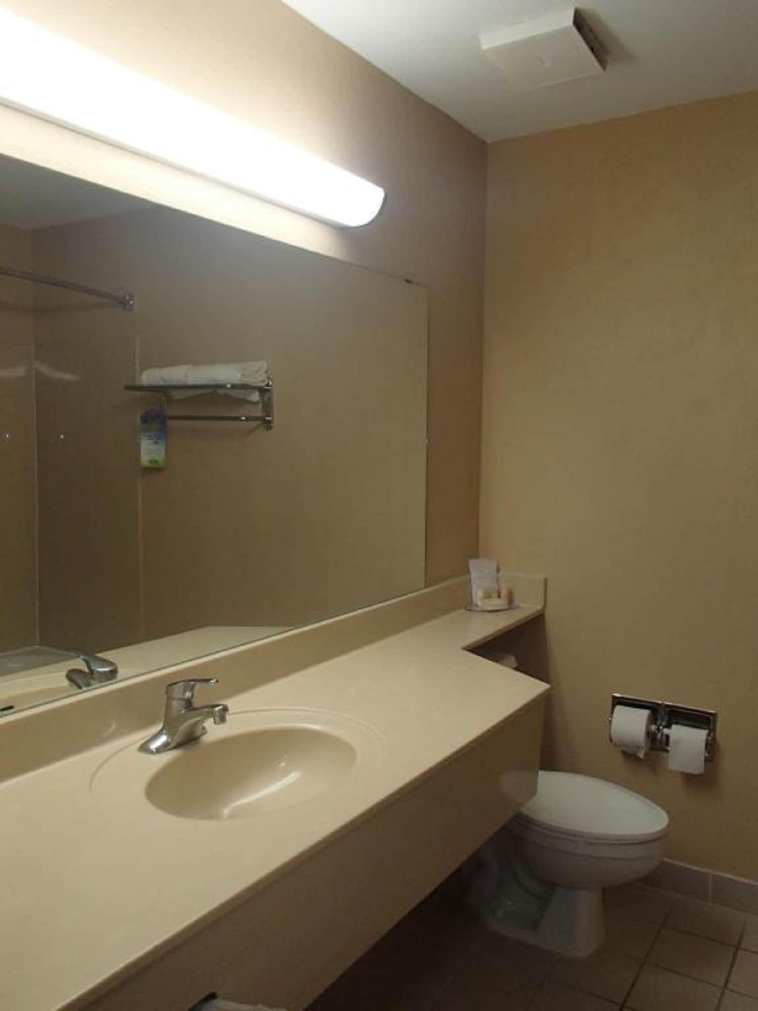 Days Inn & Suites By Wyndham Corpus Christi Central Экстерьер фото
