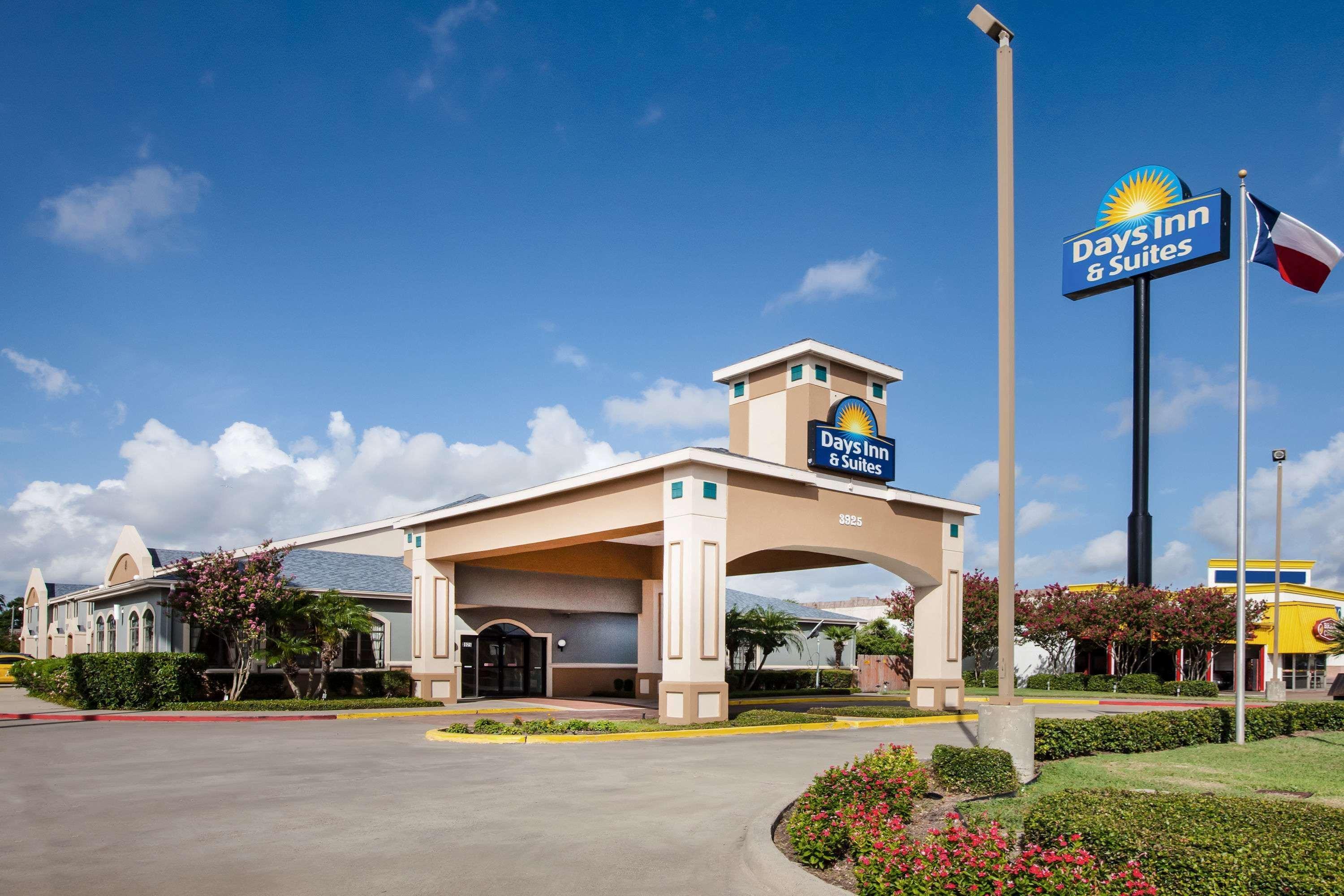 Days Inn & Suites By Wyndham Corpus Christi Central Экстерьер фото