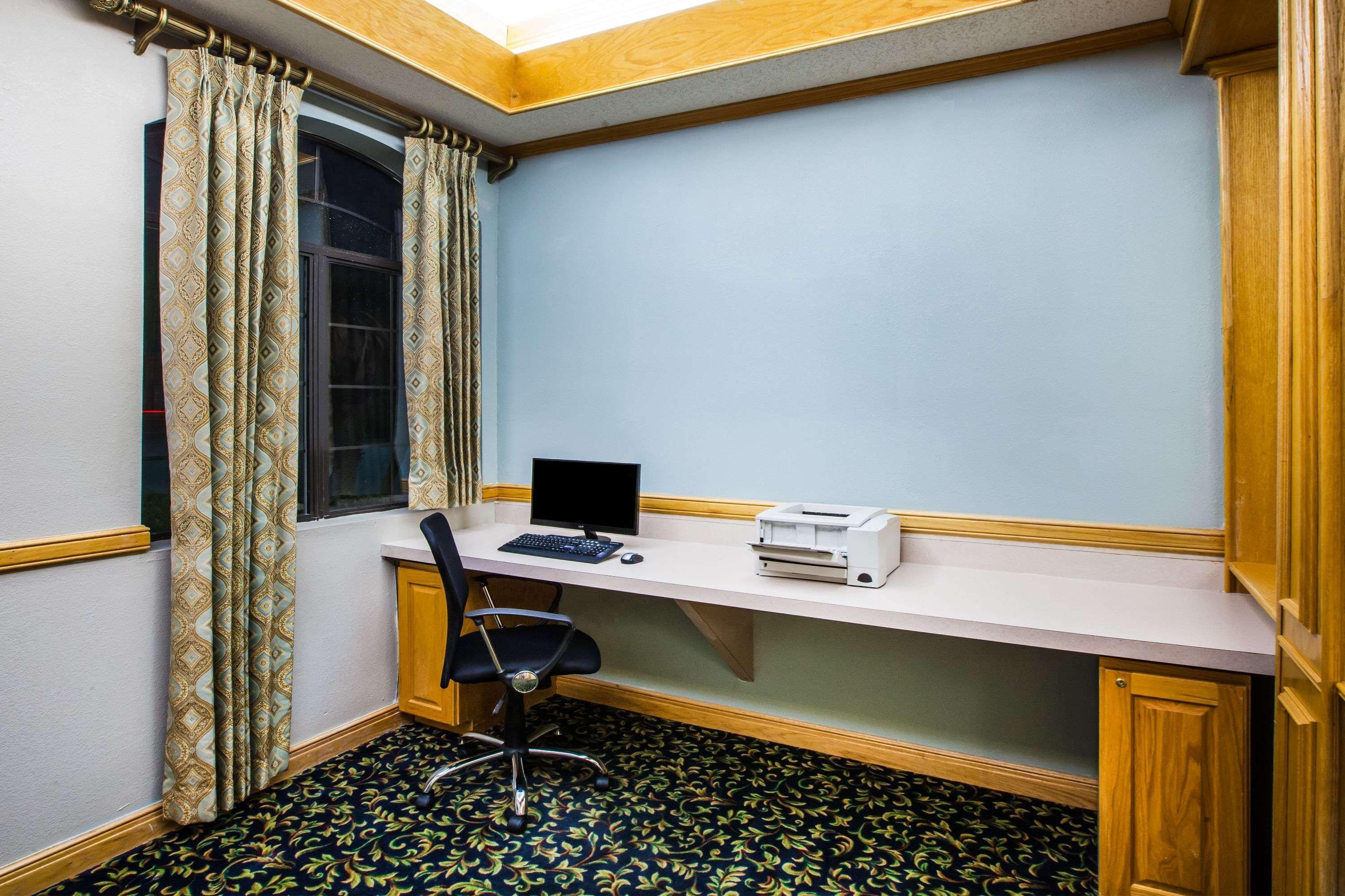 Days Inn & Suites By Wyndham Corpus Christi Central Экстерьер фото