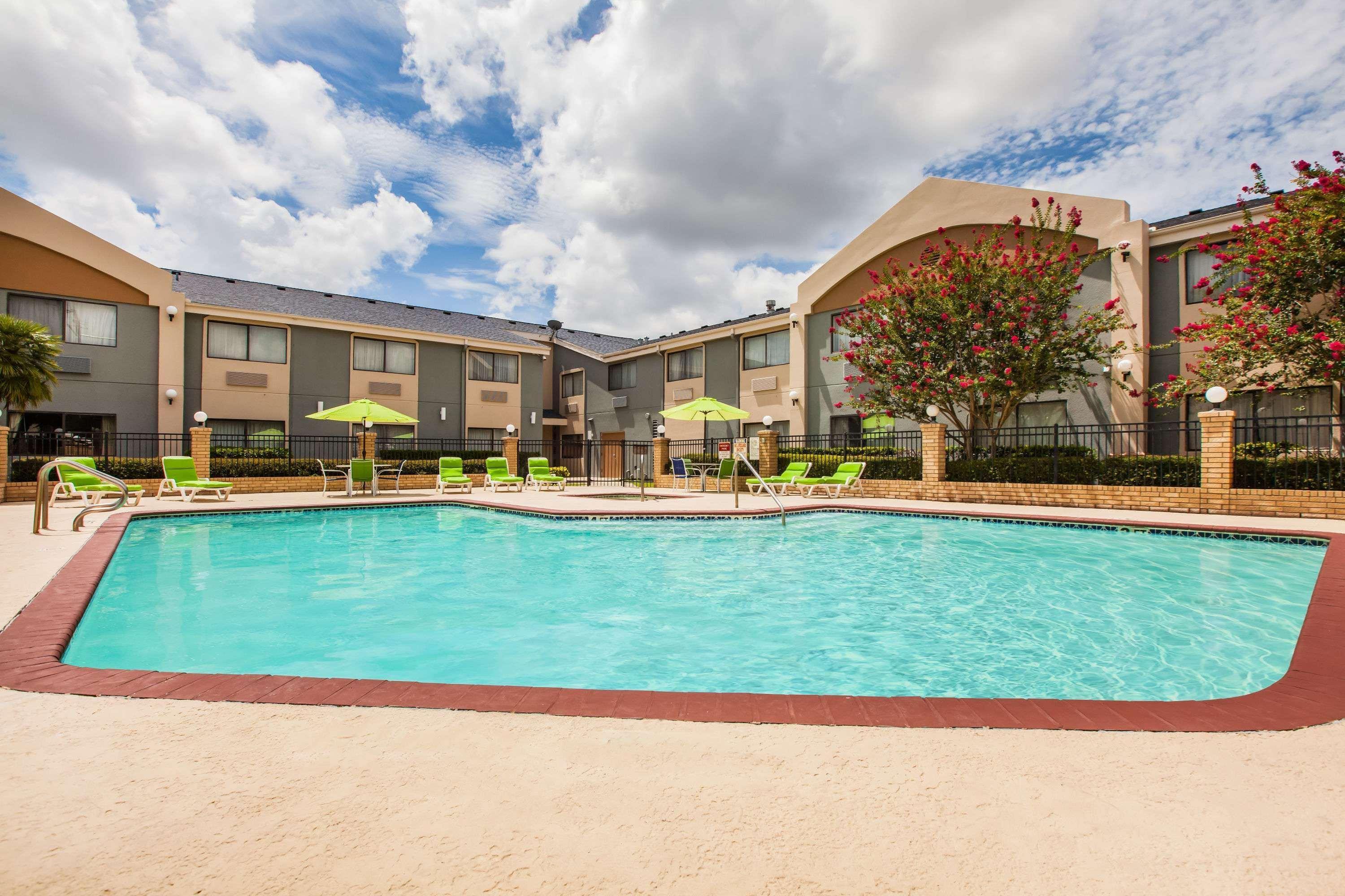 Days Inn & Suites By Wyndham Corpus Christi Central Экстерьер фото