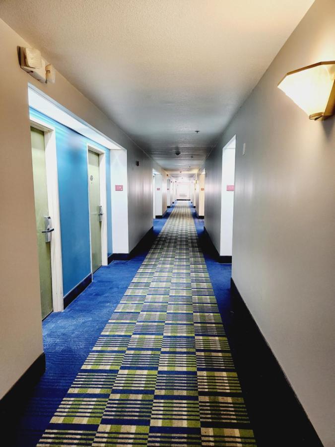 Days Inn & Suites By Wyndham Corpus Christi Central Экстерьер фото