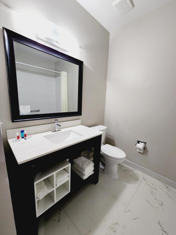 Days Inn & Suites By Wyndham Corpus Christi Central Экстерьер фото