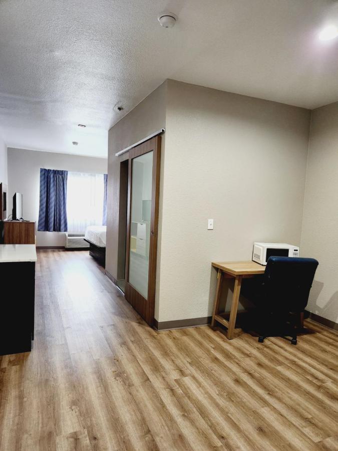 Days Inn & Suites By Wyndham Corpus Christi Central Экстерьер фото